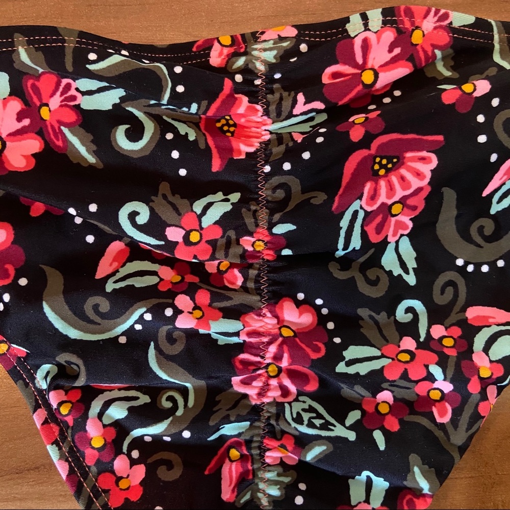 Bikini Set - Picture 3 of 5